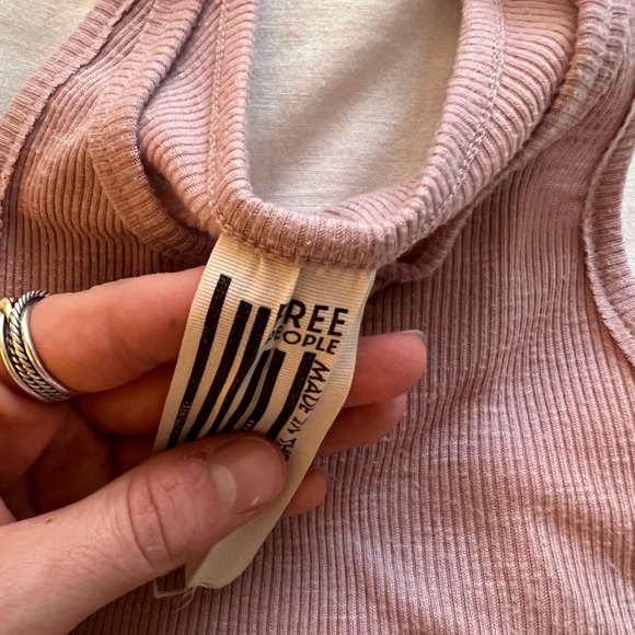 ✨FREE PEOPLE Mauve Scuba Neck Tank - Picture 6 of 7